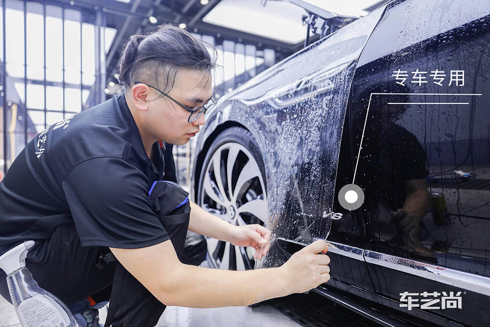 宾利飞驰施工威固漆面保护膜过程展示（八）