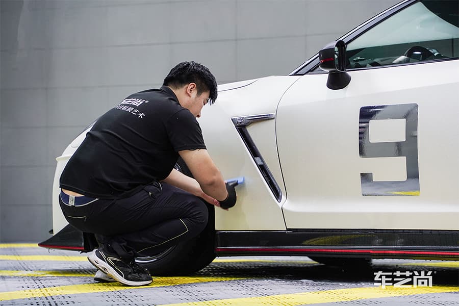 GTR 白色施工威固漆面保护膜过程及效果展示（图四）