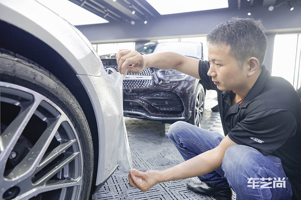 保时捷帕拉梅拉施工威固漆面保护膜过程展示（图七）