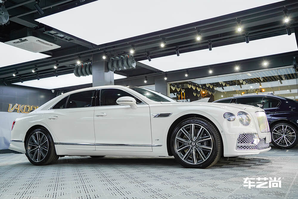 宾利飞驰施工威固漆面保护膜过程及效果展示（三一）