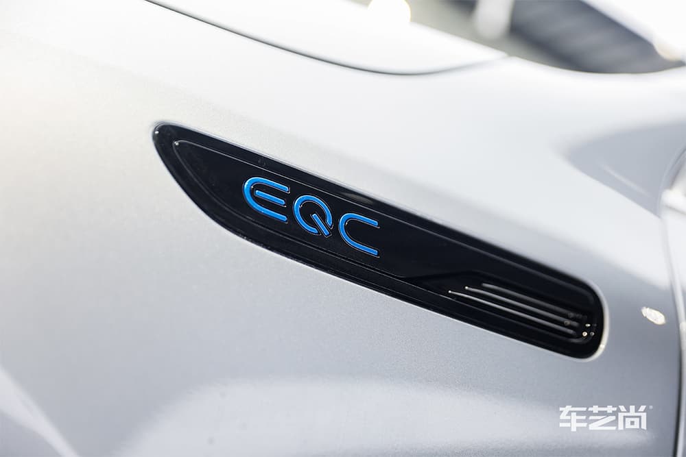 奔驰EQC 时空银 施工威固漆面保护膜过程及效果展示（图二八）