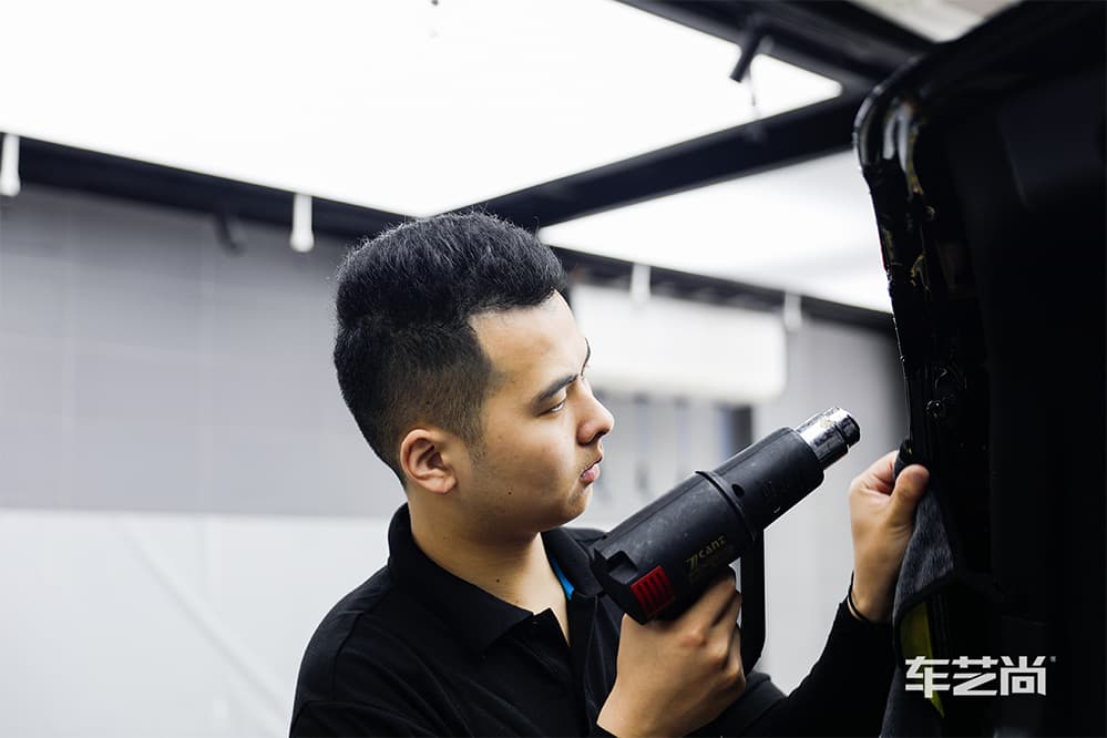 奔驰E300L黑色施工ROLIPS隐形车衣流程及效果展示（图一七）