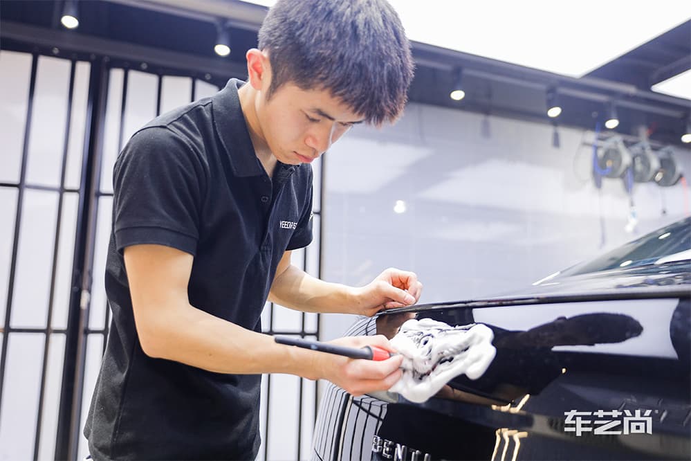 宾利飞驰施工Llumar龙膜隐形车衣过程及效果展示（图一）