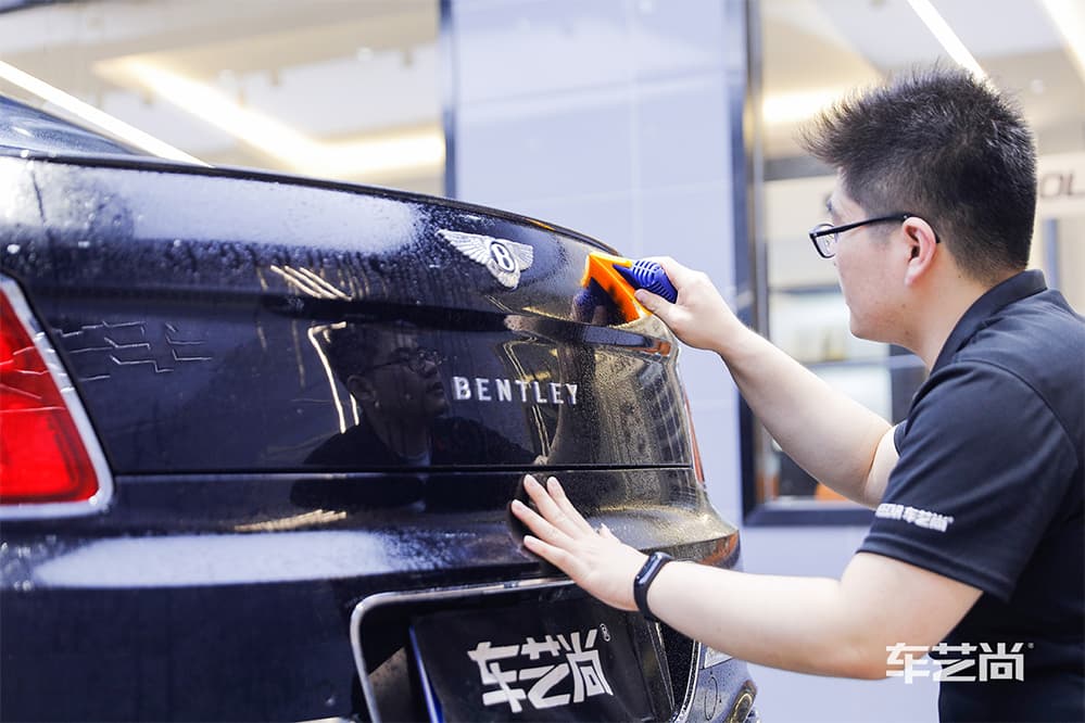 宾利飞驰施工Llumar龙膜隐形车衣过程及效果展示（图三）