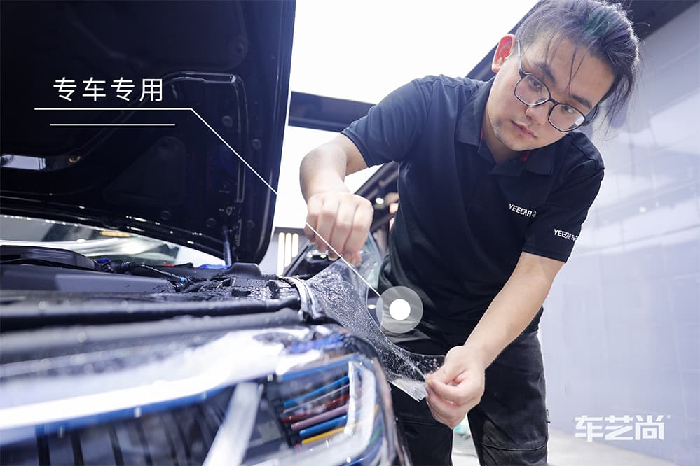 宝马M5黑色施工威固漆面保护膜过程及效果展示（图六）