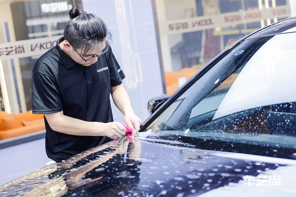 宝马M5黑色施工威固漆面保护膜过程及效果展示（图七）