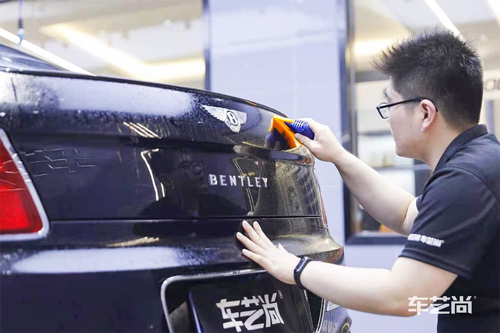 宾利飞驰施工Llumar龙膜隐形车衣过程及效果展示（图二）