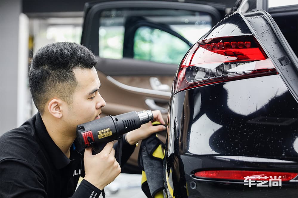 奔驰E300L黑色施工ROLIPS隐形车衣流程及效果展示（图一五）