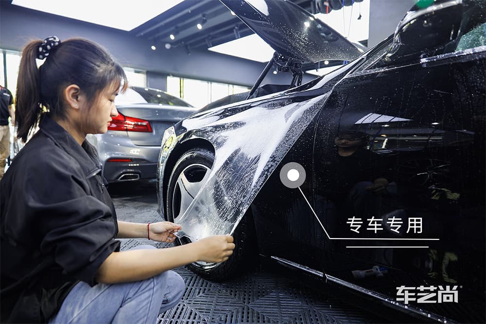 奔驰迈巴赫S480施工威固漆面保护膜过程及效果展示（图六）