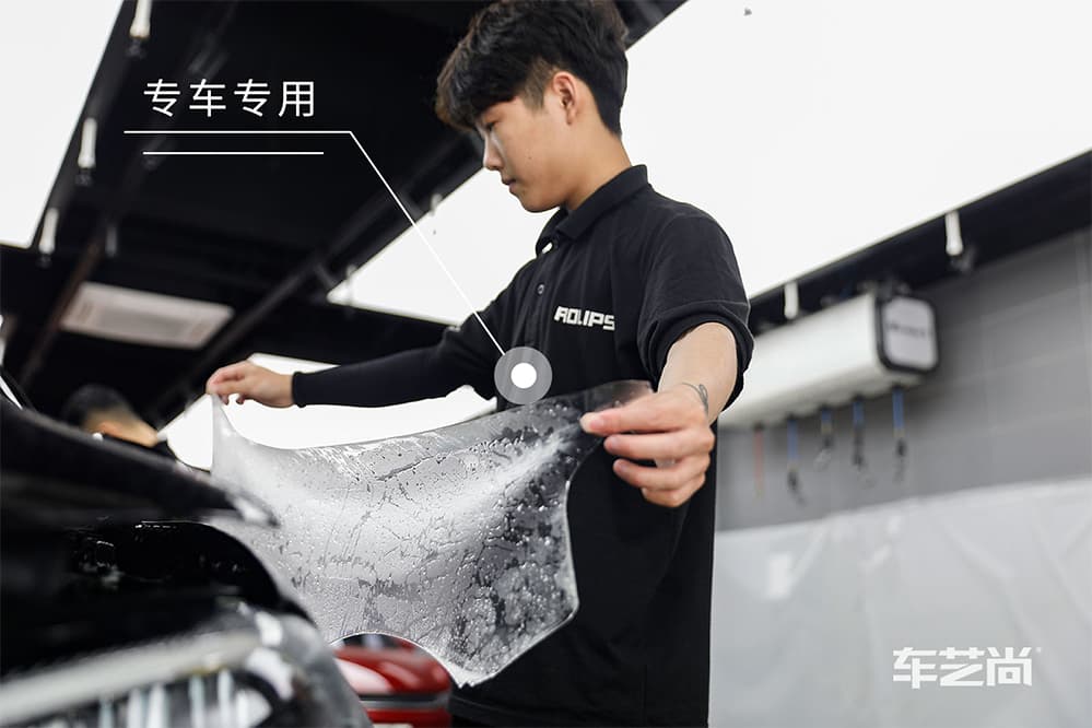 奔驰E300L黑色施工ROLIPS隐形车衣流程及效果展示（图二）