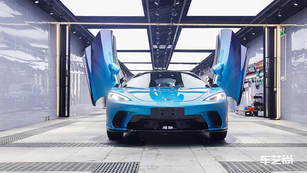 迈凯伦 GT 蓝色施工威固漆面保护膜流程及效果展示（图四一）