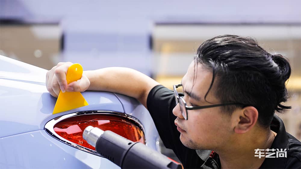 宾利GT蓝色施工威固漆面保护膜流程及效果展示（图一四）