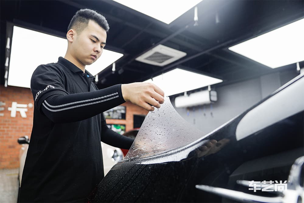 奔驰E300L黑色施工ROLIPS隐形车衣流程及效果展示（图八）