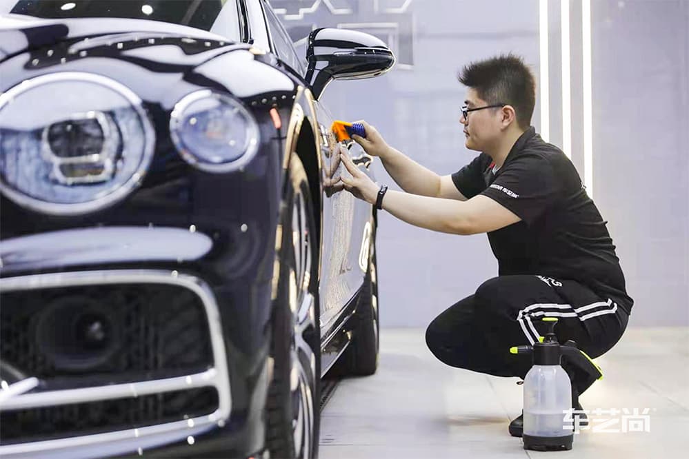 宾利飞驰施工Llumar龙膜隐形车衣过程及效果展示（图四）