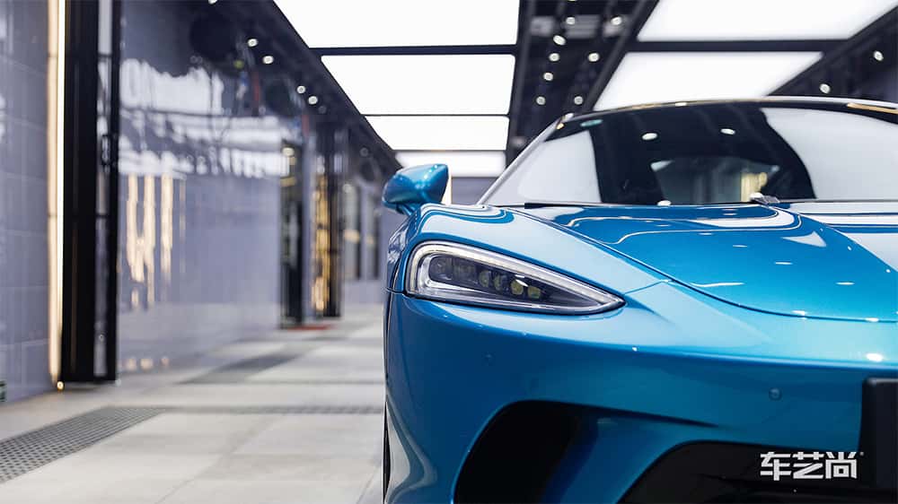 迈凯伦 GT 蓝色施工威固漆面保护膜流程及效果展示（图三四）