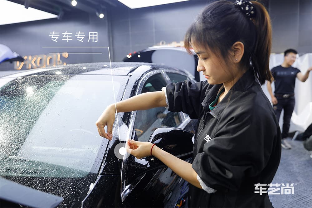 奔驰迈巴赫S480施工威固漆面保护膜过程及效果展示（图五）