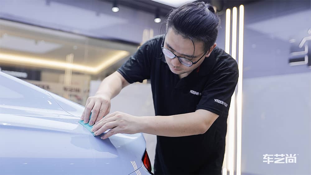 宾利GT蓝色施工威固漆面保护膜流程及效果展示（图一三）