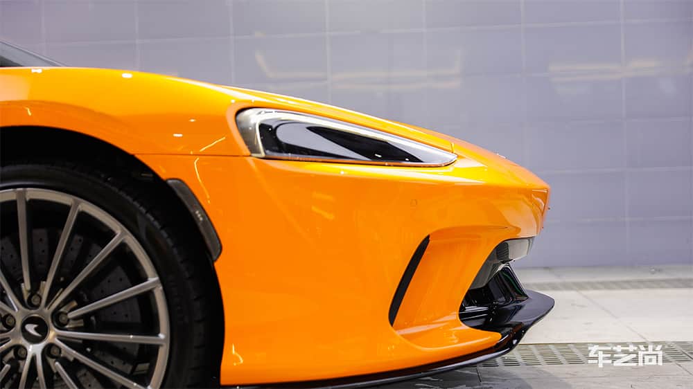 迈凯伦黄色施工威固漆面保护膜流程及效果展示（图三三）