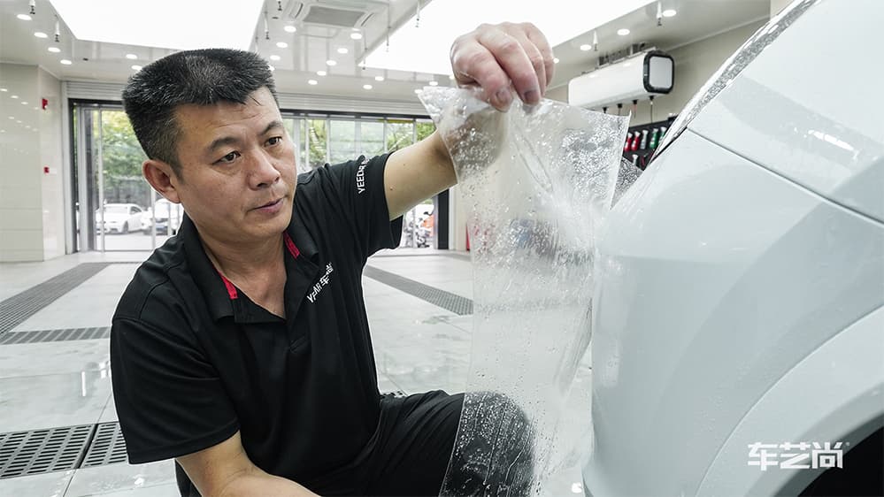 保时捷卡宴白色施工威固漆面保护膜流程及效果展示（图四）