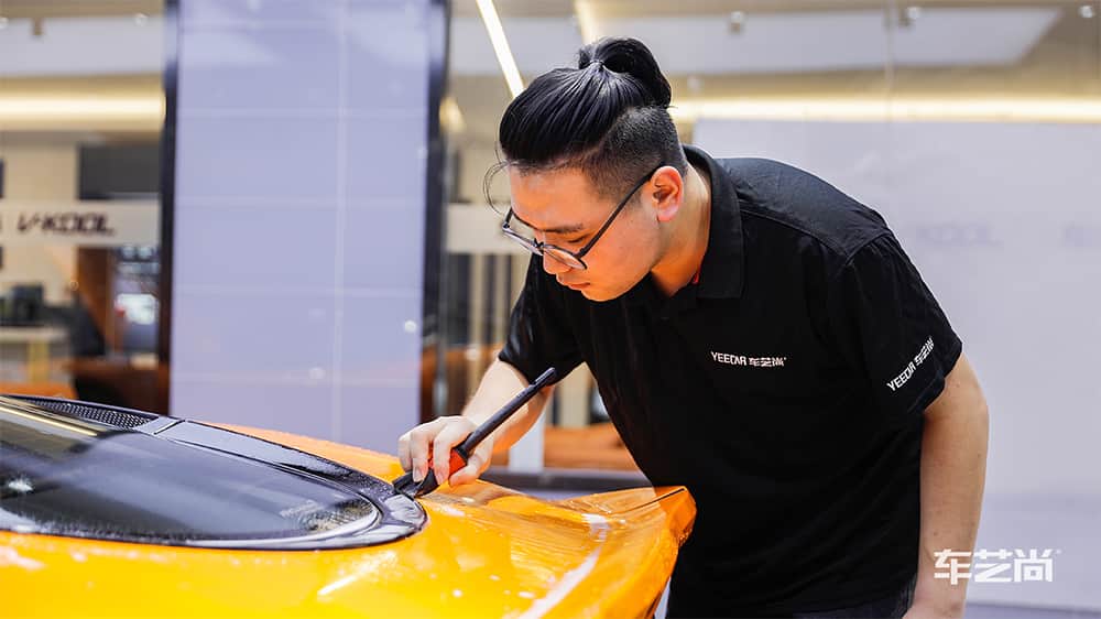 迈凯伦黄色施工威固漆面保护膜流程及效果展示（图一）