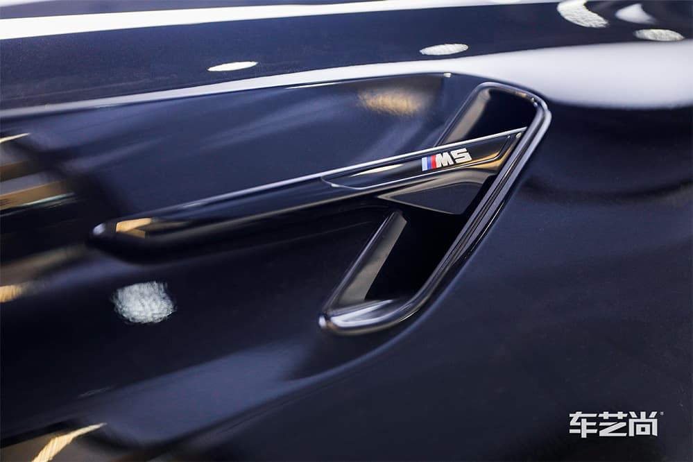 宝马M5黑色施工威固漆面保护膜过程及效果展示（图二三）