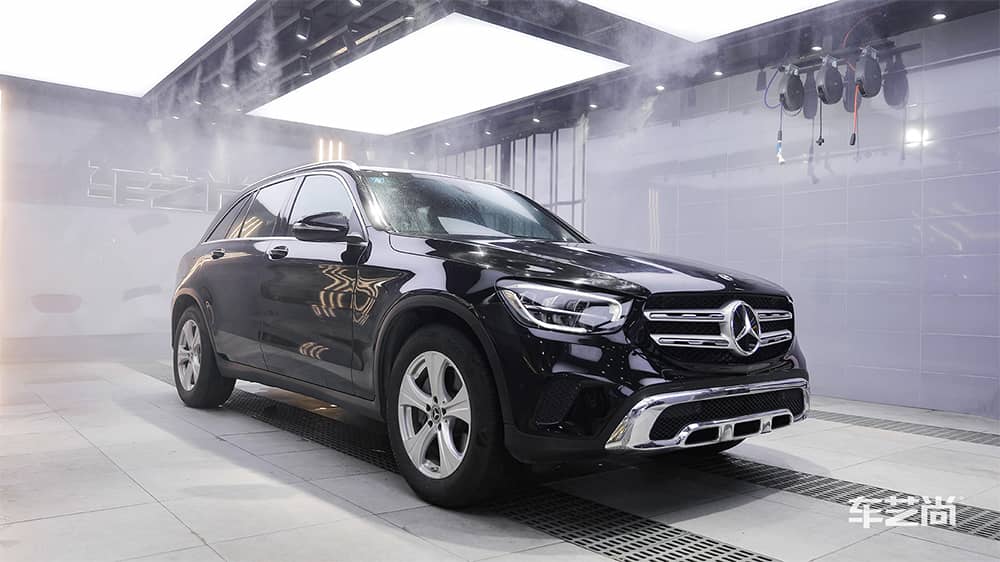 奔驰GLC260黑色施工威固漆面保护膜流程及效果展示（图三）