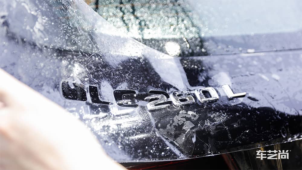 奔驰GLC260黑色施工威固漆面保护膜流程及效果展示（图六）