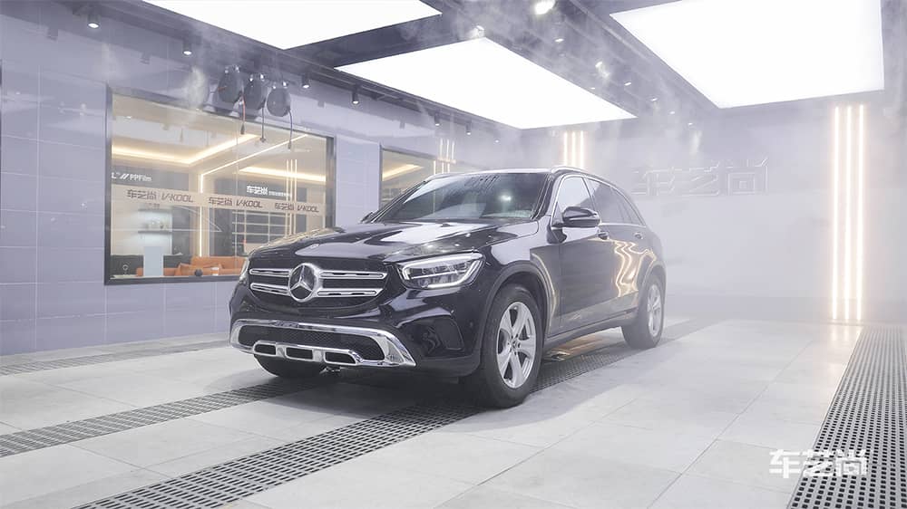 奔驰GLC260黑色施工威固漆面保护膜流程及效果展示（图一）