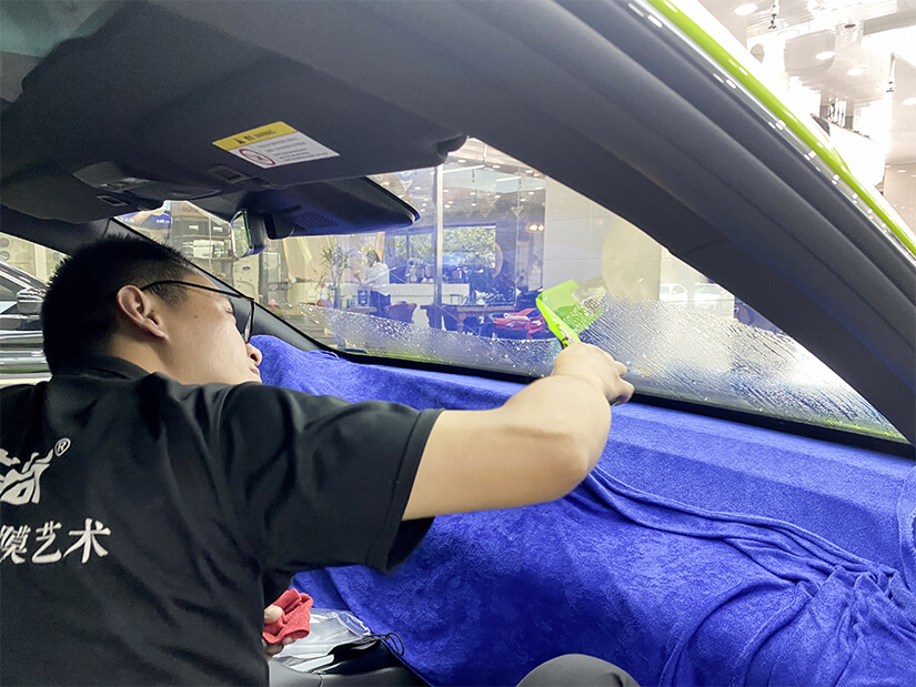 小鹏P7贴隔热膜