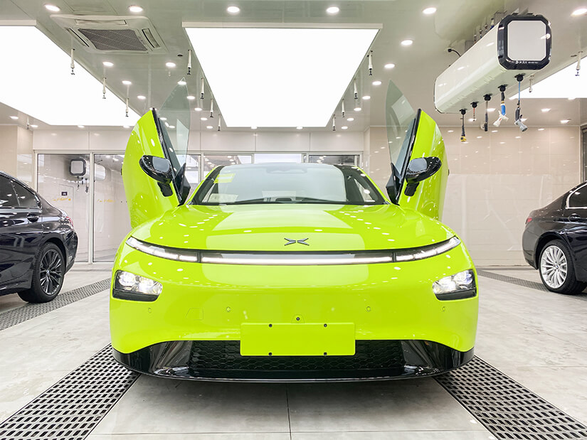 小鹏P7施工龙膜隔热膜