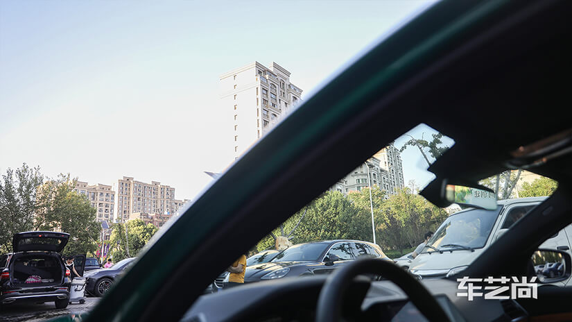 绿色宝马M3贴隔热膜效果