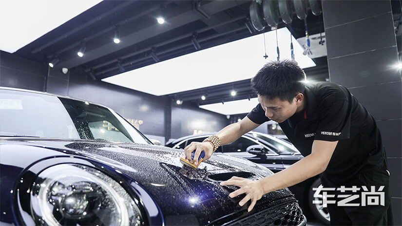 贴隐形车衣之刮水