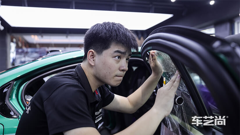 车艺尚施工隔热膜