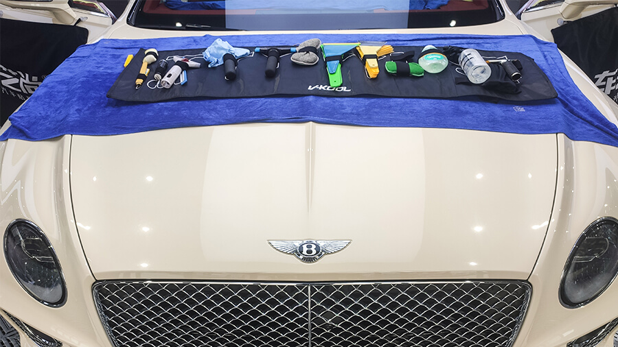 豪华跑车宾利欧陆GT施工威固VP70隔热膜（图1）