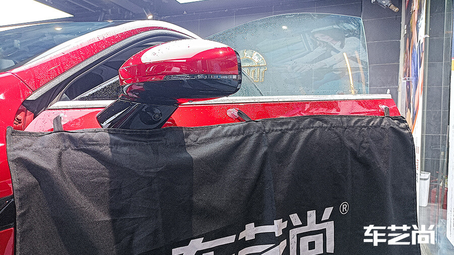 小鹏红色施工龙膜玻璃膜前档畅悦80+侧后档畅悦35流程（图2）