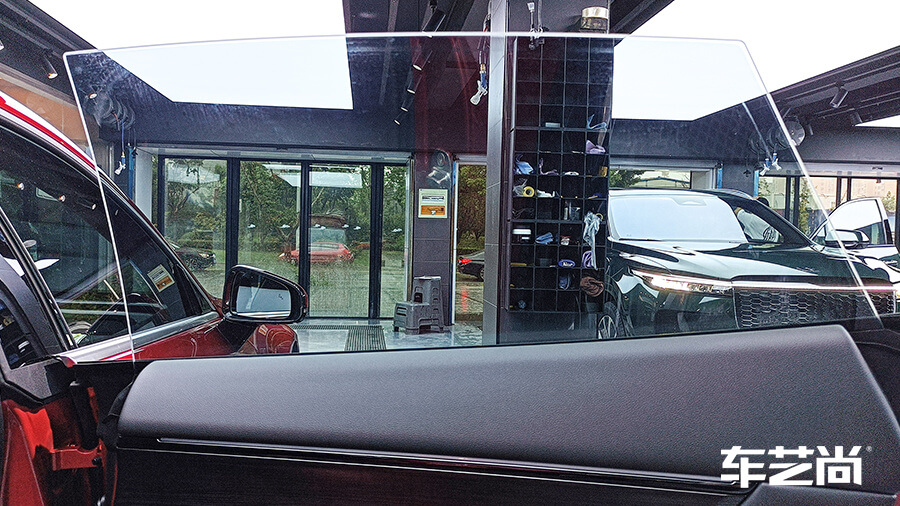 小鹏红色施工龙膜玻璃膜前档畅悦80+侧后档畅悦35效果（图11）