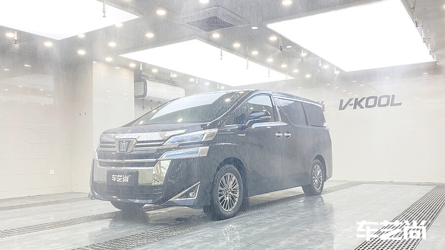 皇冠威尔法黑色施工威固隐形车衣v10流程（图1）