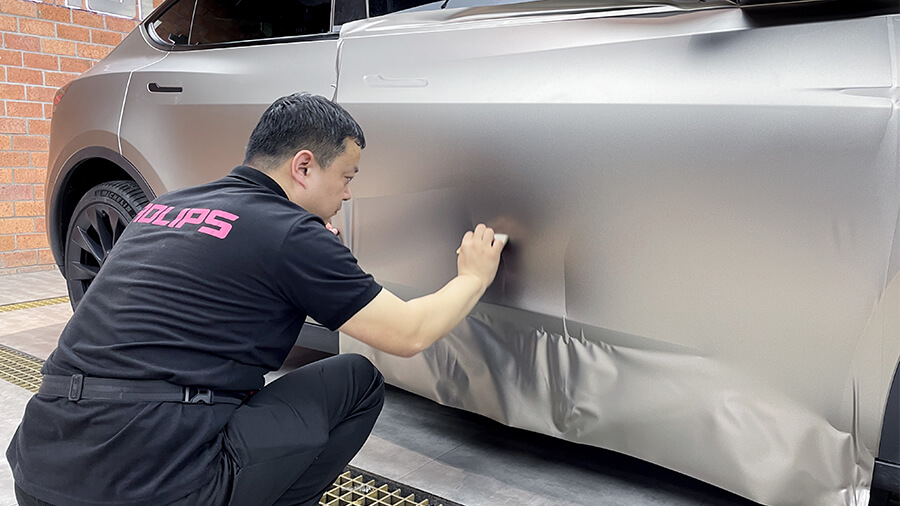 特斯拉黑色施工极光银改色膜案例（图7）