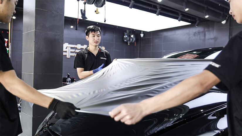 特斯拉model y黑色施工改色膜