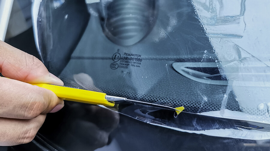 保时捷718白色施工威固隔热膜案例（图4）