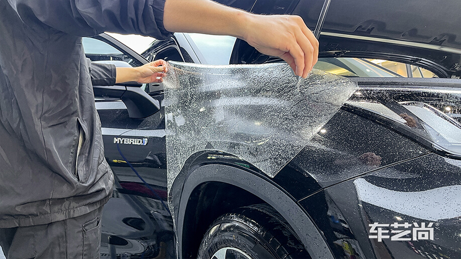 贴完隐形车衣后发生刮蹭碰撞如何索赔
