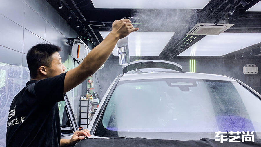 宝马ix3白色施工龙膜隔热膜畅悦80+智选35（图1）