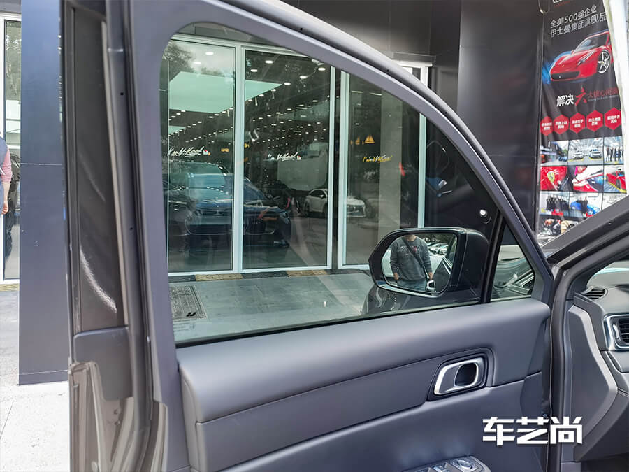 宝马X5黑色施工威固隔热膜VK70+K35（图16）