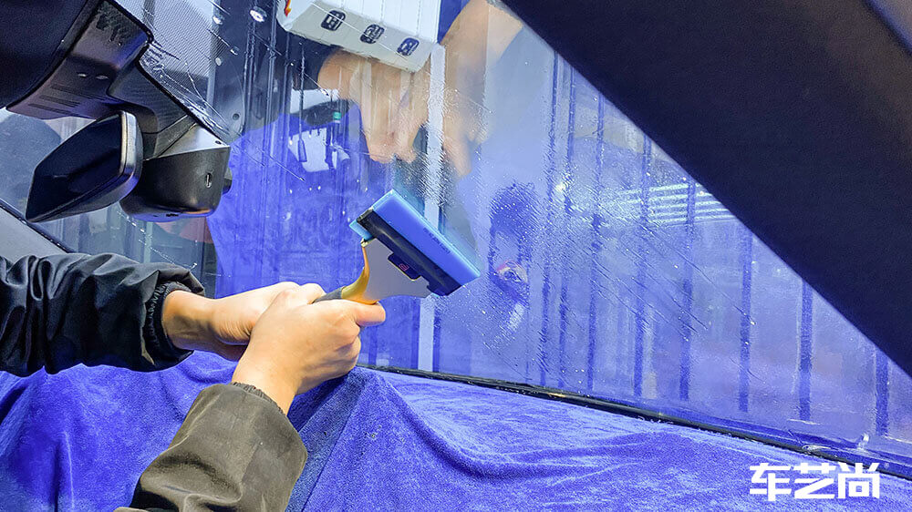 宝马5系炭黑色施工龙膜隔热膜畅悦80+35（图6）