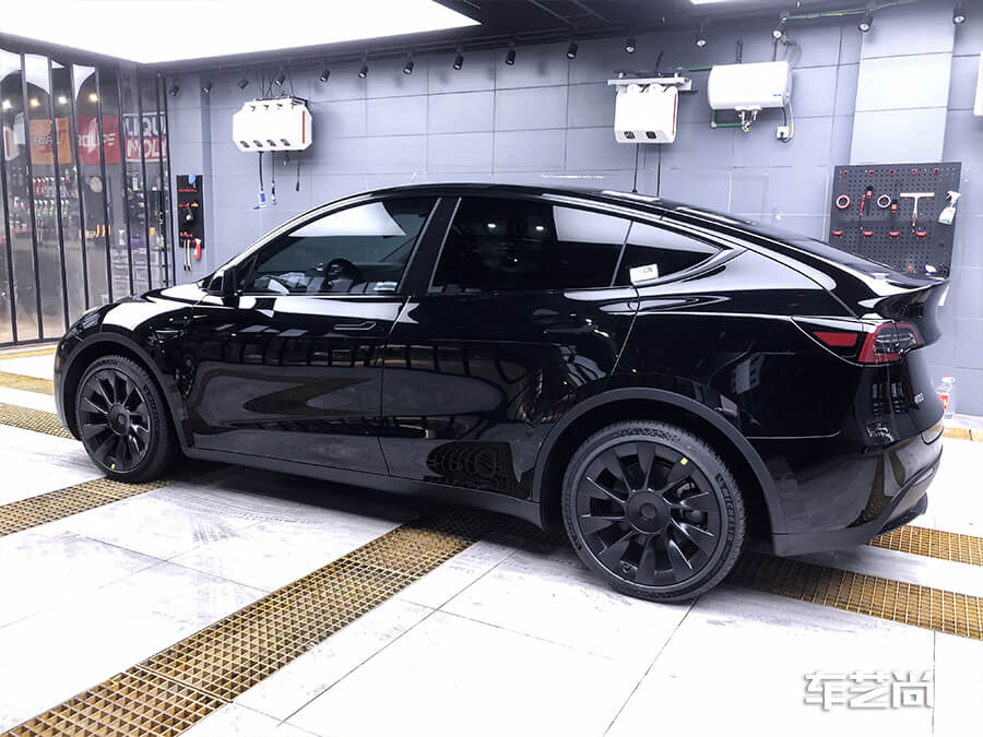 特斯拉modelY黑色施工龙膜隔热膜畅悦80+侧挡（图9）