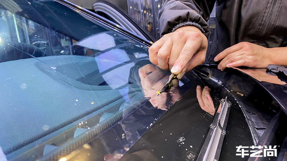 宝马5系炭黑色施工龙膜隔热膜畅悦80+35（图3）