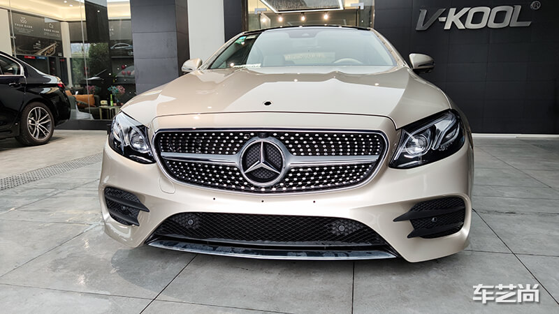 奔驰E300施工车身改色膜AX金属银（图）