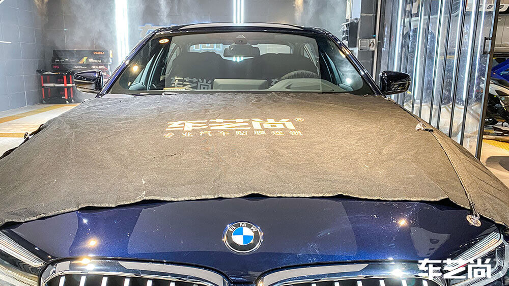 宝马5系炭黑色施工龙膜隔热膜畅悦80+35（图1）