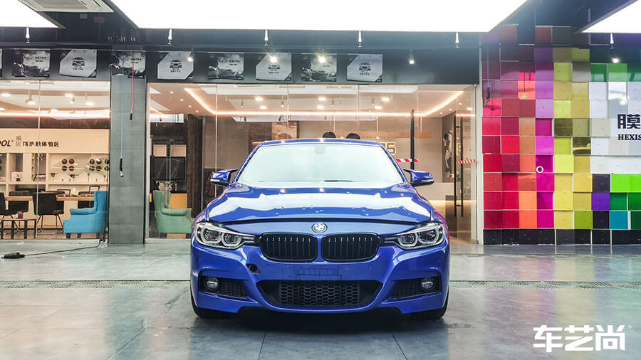 宝马3系蓝色施工车身改色膜纳多灰（图1）
