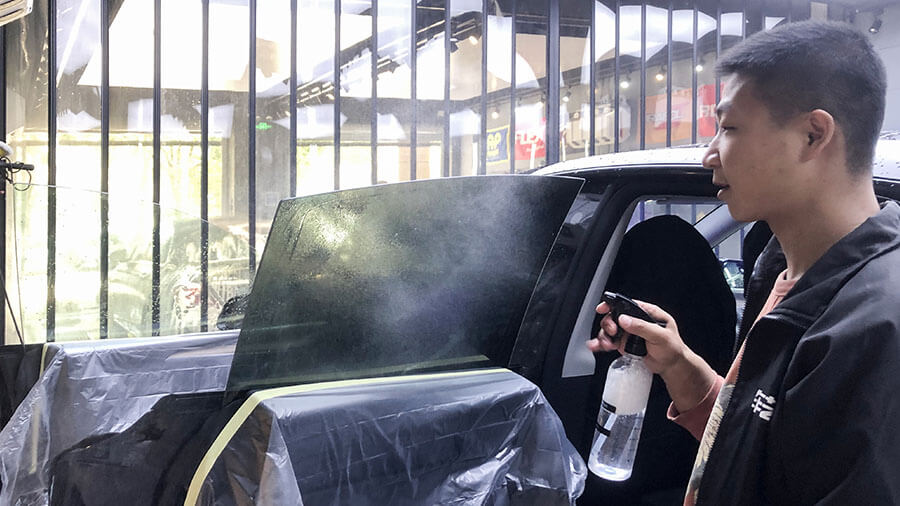 特斯拉modelY黑色施工龙膜隔热膜畅悦80+侧挡（图6）